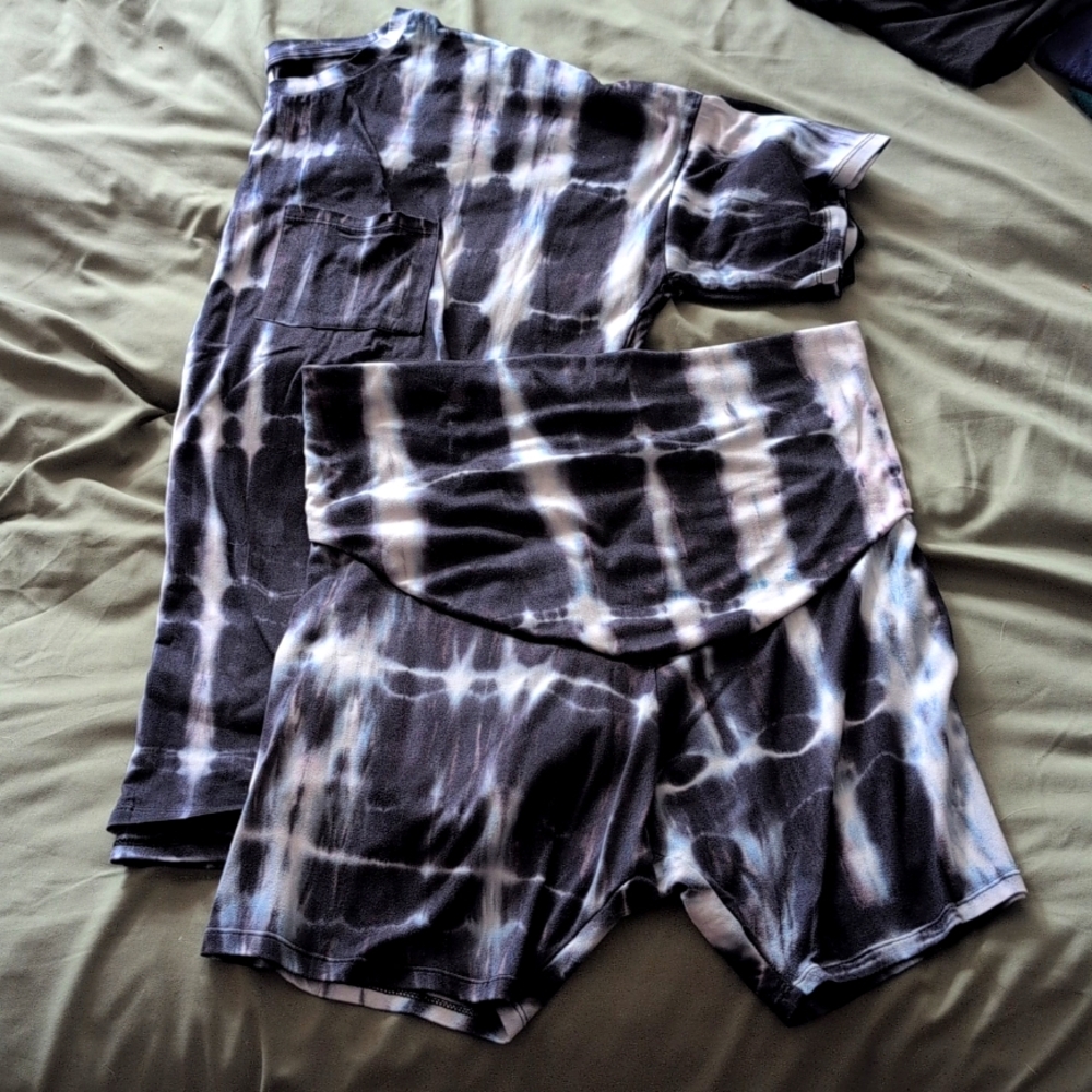 Maternity short and shirt